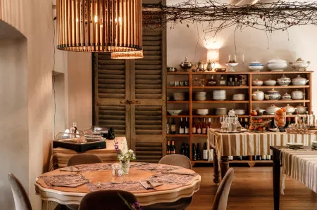 Dandelion Como Suites & Park Отели в г. Uggiate con Ronago