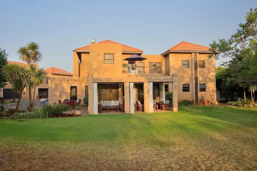 Centurion Golf Suites Boca Walk