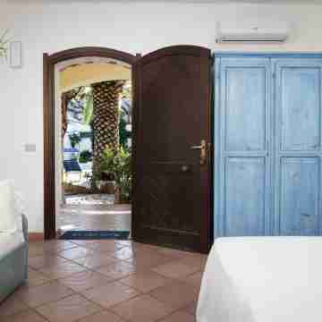 La Jacia Hotel & Resort Rooms