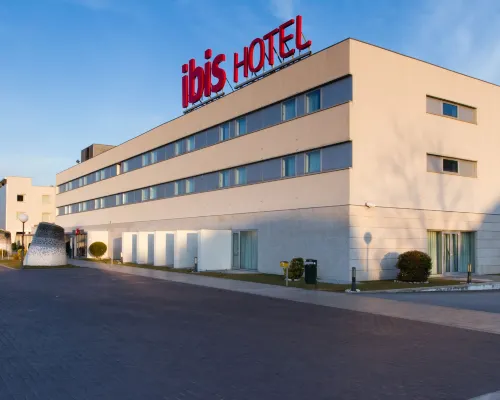 Ibis Porto São João Hotels near Paranhos