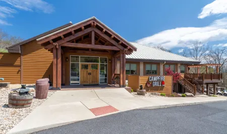 The Summit at Massanutten Resort by TripForth Отели рядом с достопримечательностью «Массанаттен Индур Уотерпарк»