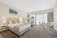 High Country Holiday Park - balcony