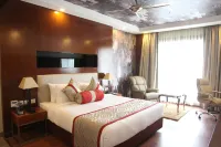 The Lal Vilas Hotel & Resort Hotels in Neemrana