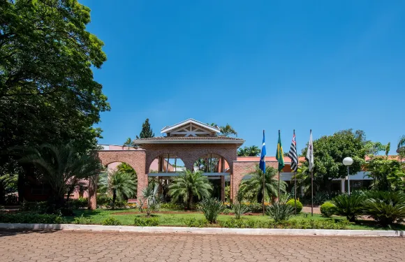 卡爾頓裏梅拉套房酒店