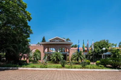 Carlton Suítes Limeira Hotel dekat Estação Ferroviária