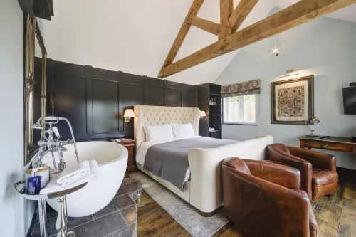 Eagle Mill Luxury Rooms - Parkering