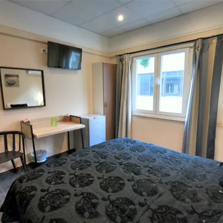 Achillion Hotel Piraeus