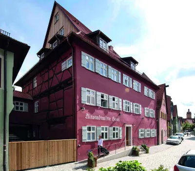 Altstadtmittehotel Sonne Hôtels à : Feuchtwangen