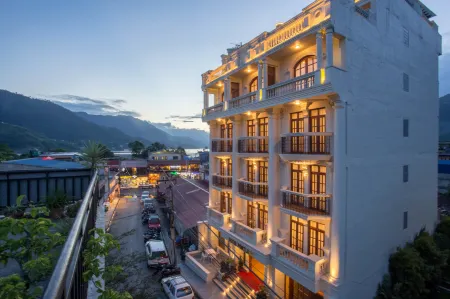 Hotel Portland Отели рядом с достопримечательностью «Devi’s Fall Pokhara»