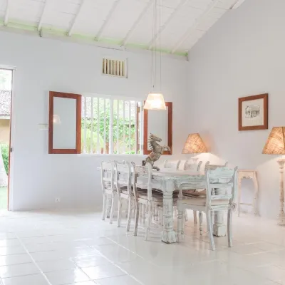 Bungalow Sud Hotel dekat Pantai Koggala
