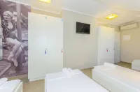 호스텔 드보르