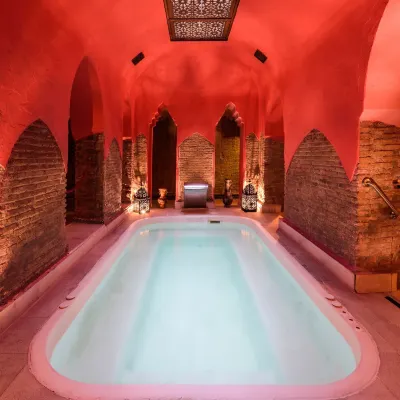 Arteaga Hostal & Baños Arabes Elvira โรงแรมใกล้ถนน Elvira Street
