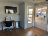 Budget Inn - parking