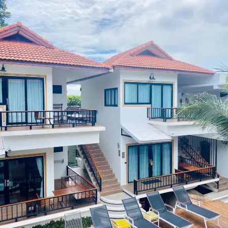 Simple Life Cliff View Resort Отели рядом с достопримечательностью «Дайвинг-центр Goodtime Adventures»
