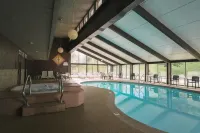 Town & Country Inn & Resort Hotels in Gorham