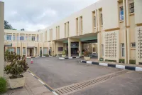 Sunbird Mzuzu Hotel - parking