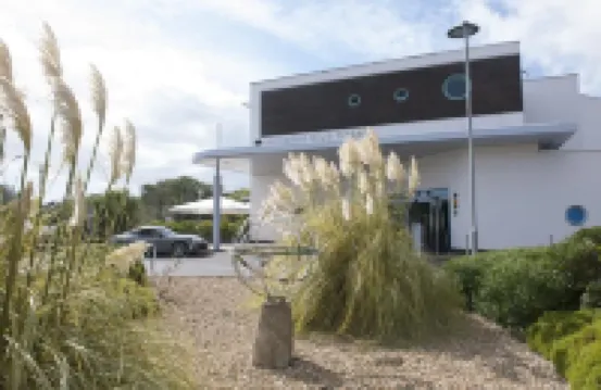 Captain's Club Hotel & Spa Отели в г. 