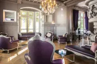 Villa 81