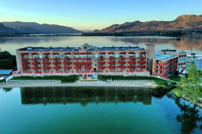 Holiday Inn & Suites Osoyoos