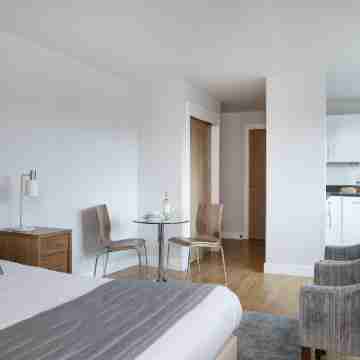 HQ Aparthotel Farnborough Rooms