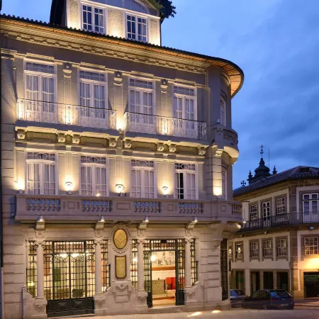 Emaj Boutique Hotel Отели рядом с достопримечательностью «Замок Гимарайнш»