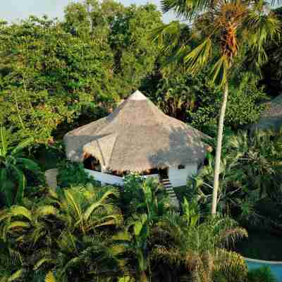 Loharano Lodge Hotel Exterior