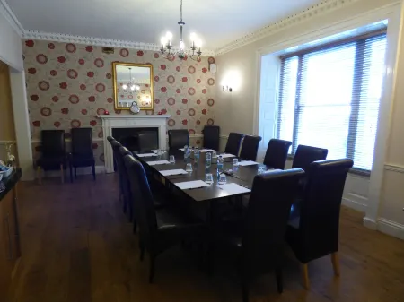 Spilman Hotel Отели в г. Лландифаелог