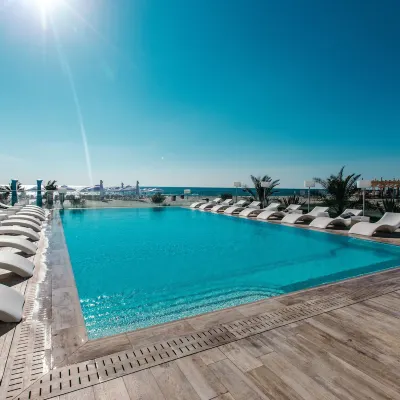 Hotel Opera Mamaia Hotels near Mamaia Beachfront