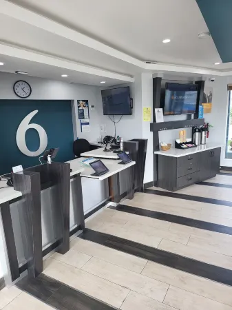 Motel 6 Vallejo, CA - Napa Valley Отели рядом с достопримечательностью «Мар Айленд Навал Шипярд»