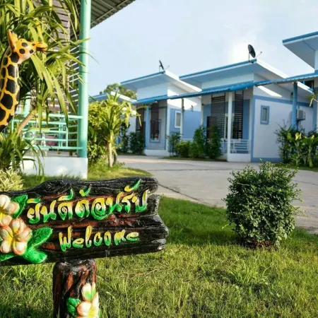 Punruk Resort Отели в г. Tha Bo