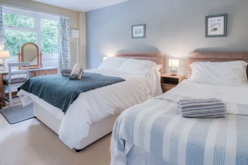 17 Beach Court - 2 Bed Apartment - Saundersfoot