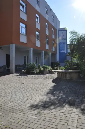 Hotel Lions Plzen Отели рядом с достопримечательностью «Techmania Science Centre»