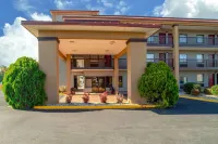 Quality Inn West Columbia - Cayce Hotel dekat Bandara Metropolitan Kolumbia