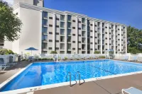 DoubleTree by Hilton Washington Meadow Lands Casino Area - piscina