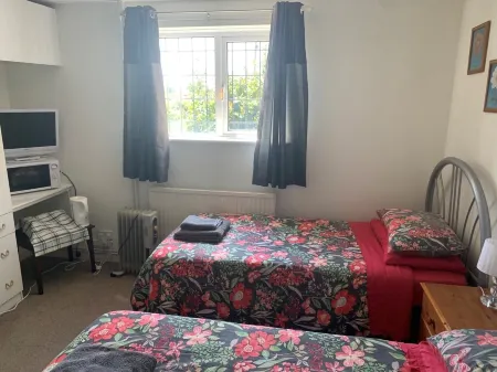 Wayside B&B Отели рядом с достопримечательностью «Роудей Кау Фарм Кафе & Айс Крим Парлор»