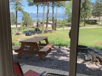 One bedroom cabin located about two blocks from Flathead Lake and the public bea Hotels in Lakeside
