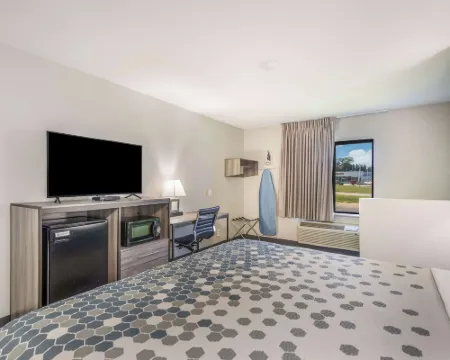 Sonesta Essential des Moines Hotels in Des Moines