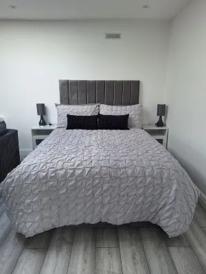 Park Lodge Retreat at Sidcup Hotels near Erith Riverside Shopping Centre