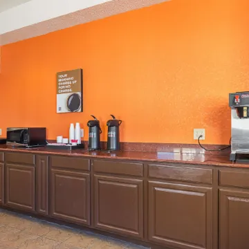 Motel 6 Waterloo, IA - Crossroads Mall - Cedar Falls