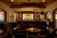 Bauer Hotel Und Restaurant - bar