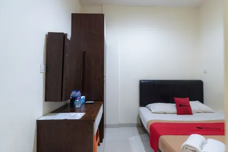 RedDoorz @ Nagoya Indah Batam