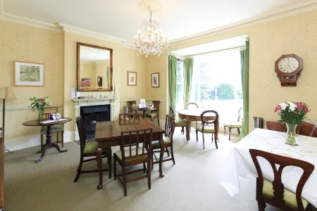 The Old Vicarage Dolfor Отели рядом с достопримечательностью «River Severn»