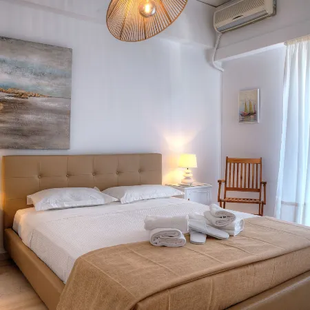 L' Apartment Blanc Dans le Centre de Glyfada