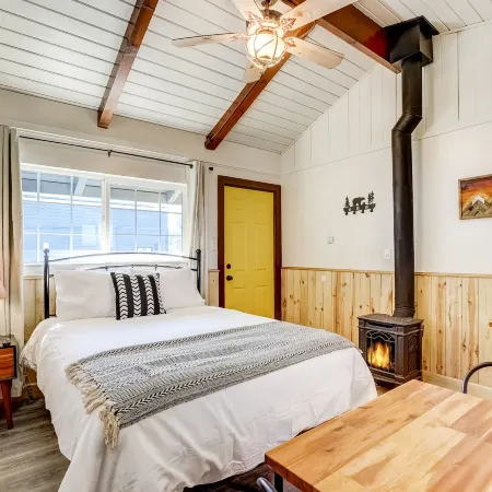 Tahoe Mountain Inn