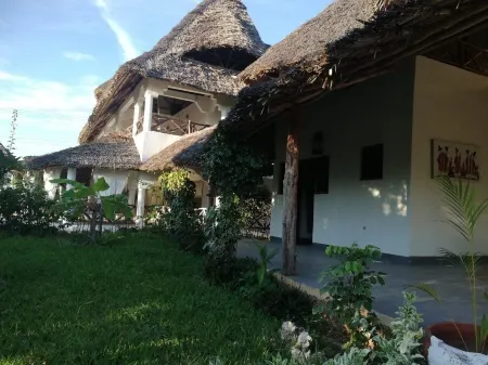 Safina Beach House Отели рядом с достопримечательностью «Watamu Beach»