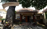NDalem Eyang Dwijo Hotels in Baciro