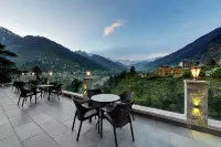 Tiaraa Hotels & Resorts - A Luxury Resort Manali Hotel a Manali