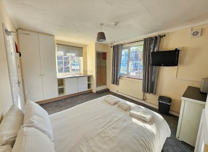 Central Studios 87 Tennyson Road