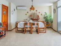 Apartment - Sleeps & Free Parking Hotels in Salinas
