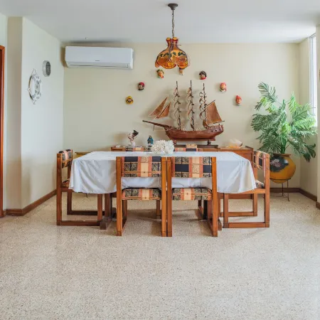 Apartment - Sleeps & Free Parking